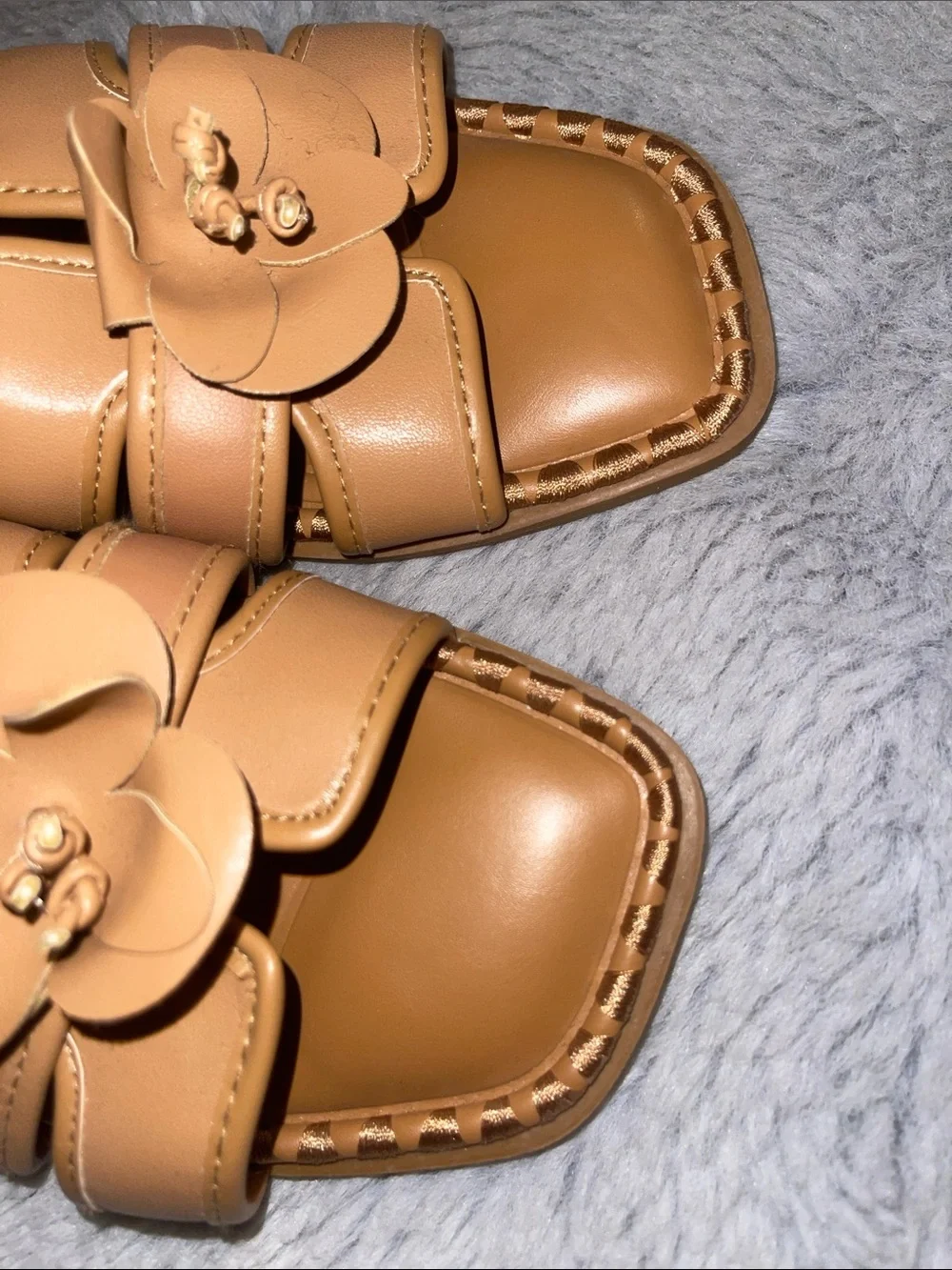 London Fog Camel Floral Slide Sandals Summer Pool